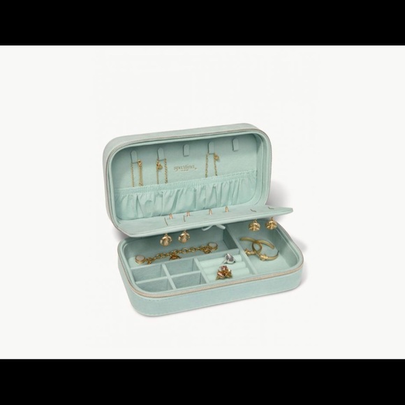 VELVET JEWELRY TRAVEL CASE -Seafoam Green - Picture 2 of 3